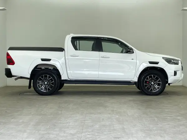 2022 Toyota Hilux — photo 3