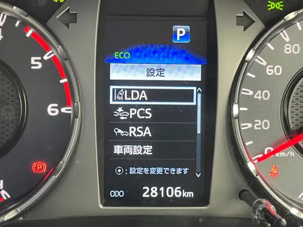 Toyota Hilux 2.4 Z GR Sport Diesel Turbo 4WD Non-Smoking Genuine 8-inch Display 360-Degree Camera Downhill Assist Control Power Seat Radar Cruise Control Toyota Safety Sense Paddle Shift Rear Differential Lock Lane Assist LED Lights (Super White II) — photo 8