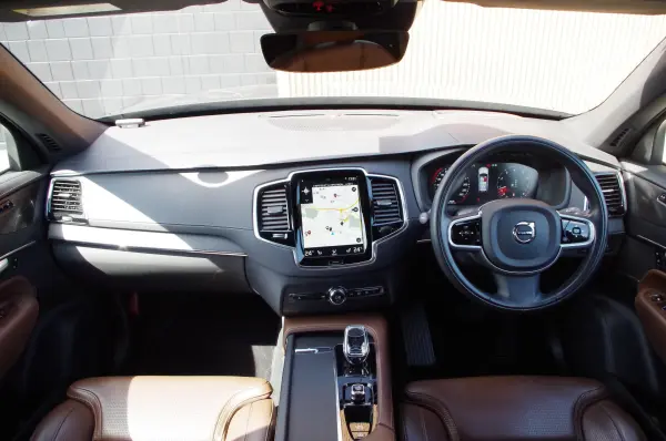 2022 Volvo Xc90 — photo 2