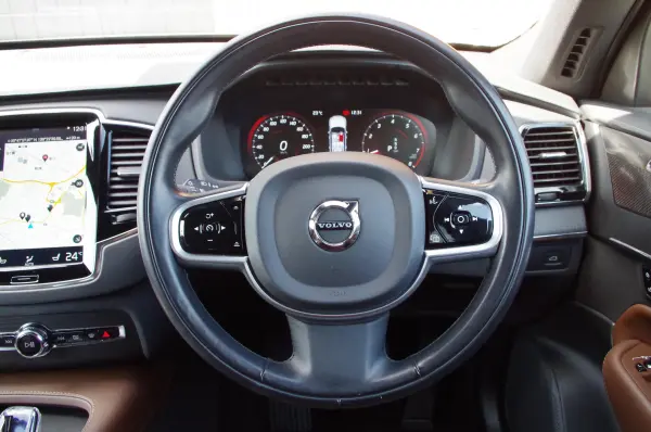 Volvo XC90 B6 AWD Inscription 4WD Brown Leather Seats Adaptive Cruise Control Intellisense Harman/Kardon Head-Up Display CarPlay Air Suspension Blind Spot Monitor 360-Degree Camera Genuine Navigation ETC Wireless Charging Heated Seats (Pine Gray Metallic) — photo 7