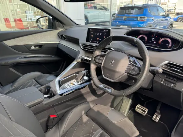 Peugeot 3008 GT BlueHDi Diesel Turbo ETC Drive Recorder Genuine Navigation LED Headlights Power Seats Electric Tailgate Genuine 18-inch AW Sunroof (Perla Nera Black) — photo 7