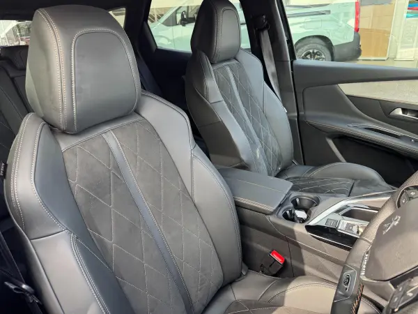 Peugeot 3008 GT BlueHDi Diesel Turbo ETC Drive Recorder Genuine Navigation LED Headlights Power Seats Electric Tailgate Genuine 18-inch AW Sunroof (Perla Nera Black) — photo 8