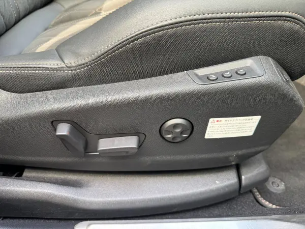 Peugeot 3008 GT BlueHDi Diesel Turbo ETC Drive Recorder Genuine Navigation LED Headlights Power Seats Electric Tailgate Genuine 18-inch AW Sunroof (Perla Nera Black) — photo 9