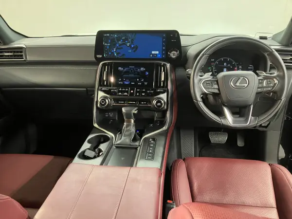 Lexus LX600 4WD (Graphite Black Glass Flake) — photo 8