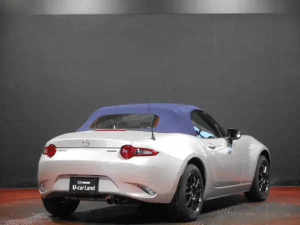 2023 Mazda Roadster — photo 2