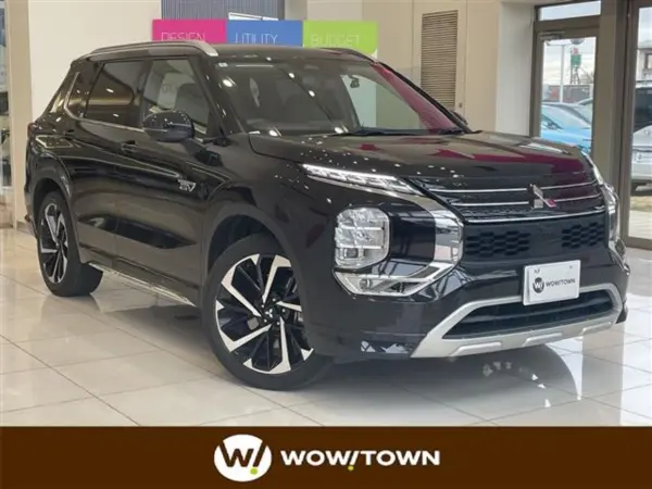Mitsubishi Outlander PHEV 2.4 P 4WD e-Assist Factory Navigation 360 Camera BOSE Sound System Radar Cruise Control Power Tailgate Leather Seats Power Seats Seat Memory All-Seat Heaters Non-Smoking (Black Diamond) — thumbnail 1