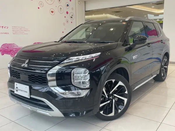 Mitsubishi Outlander PHEV 2.4 P 4WD e-Assist Factory Navigation 360 Camera BOSE Sound System Radar Cruise Control Power Tailgate Leather Seats Power Seats Seat Memory All-Seat Heaters Non-Smoking (Black Diamond) — photo 8