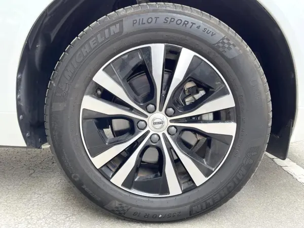 Volvo XC60 B5 AWD Momentum 4WD Certified Used Car White Leather Seats Genuine 9-inch Navigation Full-Seg 360° View Camera Seat Heater Adaptive Cruise Control Collision Mitigation Braking Power Tailgate Power Seats Genuine 18-inch Alloy Wheels (Crystal White Pearl) — photo 8