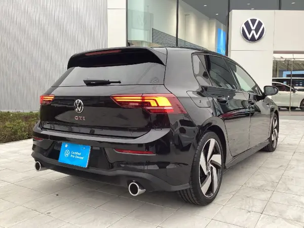 2025 Volkswagen Golf — photo 3