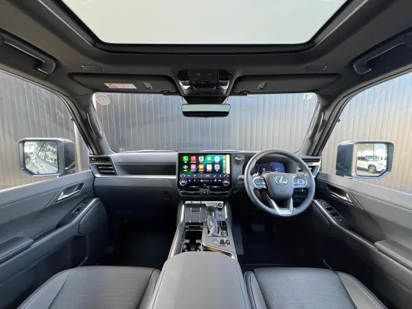 Lexus GX550 Version L 4WD 2026 Model Panoramic Sunroof 14-inch Connected Navigation Lexus Teammate Panoramic View Monitor Cool OX Tire Pressure Sensor Power Side Steps Black Interior 22-inch Alloy Wheels (Titanium Carbide Gray) — photo 7