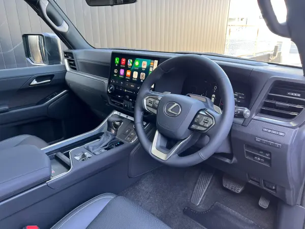 Lexus GX550 Version L 4WD 2026 Model Panoramic Sunroof 14-inch Connected Navigation Lexus Teammate Panoramic View Monitor Cool OX Tire Pressure Sensor Power Side Steps Black Interior 22-inch Alloy Wheels (Titanium Carbide Gray) — photo 9