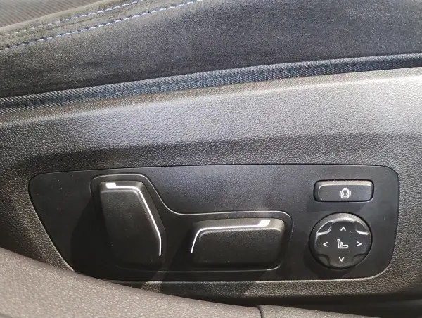 2025 Bmw 3 Series — photo 8 | Tuminion Kenya