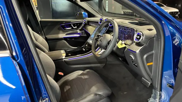 2025 Mercedes-benz Glc — photo 2