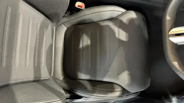 Mercedes-Benz GLC220 d 4MATIC (ISG) AMG Line Package Diesel Turbo 4WD MP202502 Spectral Blue Demo Car Non-Smoking Leather Exclusive Package Seat Ventilation Seat Heater Burmester 360-Degree Camera Power Trunk Foot Trunk Opener (Spectral Blue) — photo 7