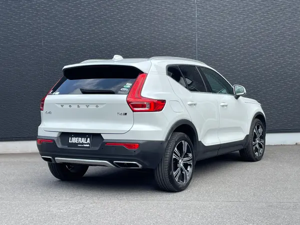 Volvo XC40 T4 AWD Inscription 4WD Crystal Shift Knob HK Sound ACC BLIS Genuine Navi Apple CarPlay Digital Terrestrial Bluetooth Wireless Charging Black Leather Seat Heater Power Seat Genuine 19-inch AW ETC (Crystal White Pearl) — photo 9