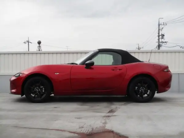 2023 Mazda Roadster — photo 3