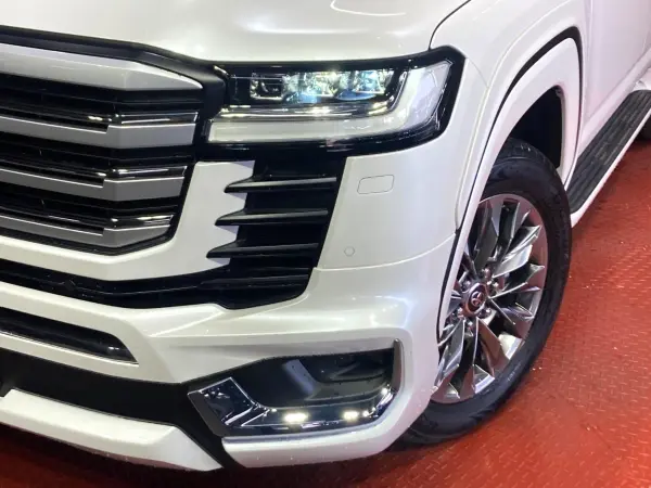 Toyota Land Cruiser 300 3.5 ZX 4WD Modellista Aero Sunroof 360 Camera JBL Sound Genuine 12.3-inch Navi Safety Sense Radar Cruise Non-Smoking Power Rear Gate Genuine Leather Seats Front & Middle Seat Aircon Dashcam ETC — photo 8