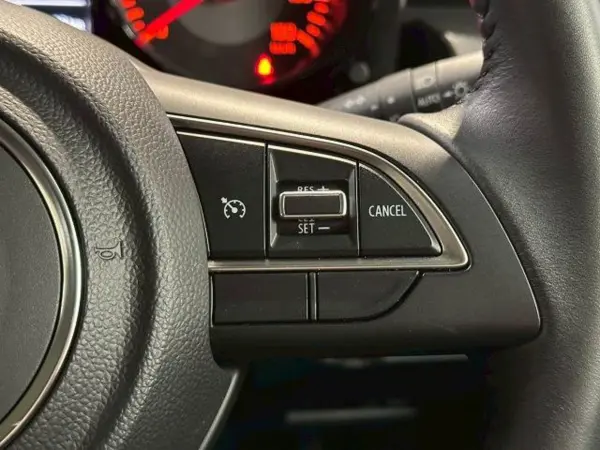 Suzuki Jimny Sierra 1.5 JC 4WD with Display Audio, Seat Heater, Backup Camera, Clearance Sonar, Cruise Control, Collision Mitigation, Lane Assist, Headlight Washer, Corner Sensor (Chiffon Ivory Metallic) — photo 7