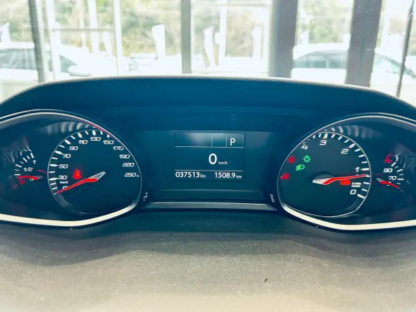 2020 Peugeot 308 — photo 3