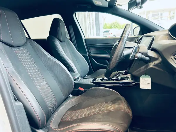 Peugeot 308GT BlueHDi Diesel Turbo — photo 9