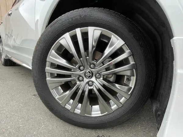 Toyota Harrier 2.5 Hybrid Z Leather Package Modellista Aero Panoramic Roof Navigation Camera JBL Sound Heated Seats Cruise Control Power Tailgate HUD BSM Dashcam ETC One Owner Non-Smoker (Platinum White Pearl Mica) — photo 8