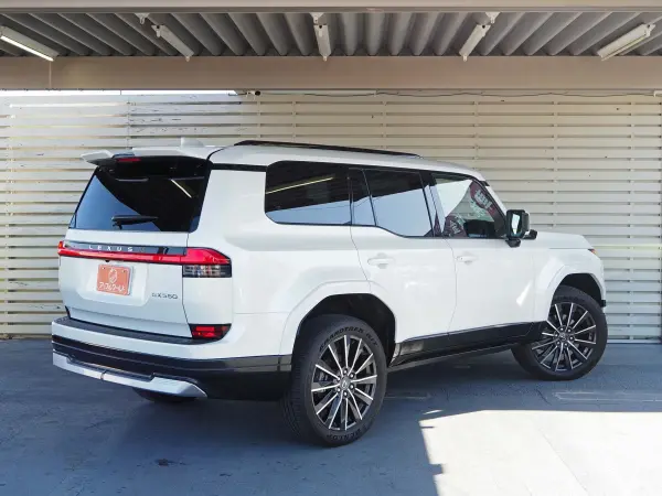 2025 Lexus Gx — photo 2