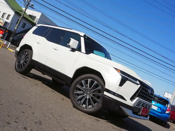 Lexus GX550 Version L 4WD Modellista Aero Panoramic Roof Mark Levinson Digital Inner Mirror Genuine Front/Rear Dashcam Cool Box Seat Heater & Seat Cooler Wireless Charging Power Retractable Side Steps HUD BSM (Sonic Quartz) — photo 9