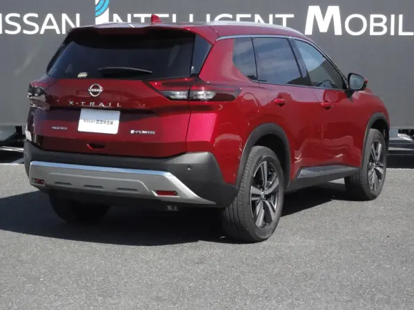 2022 Nissan Xtrail — photo 2