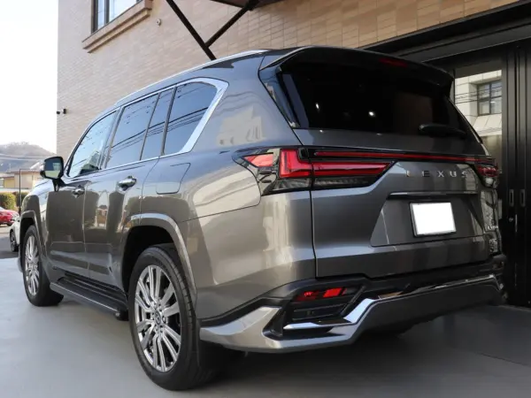 2022 Lexus Lx — photo 2