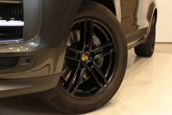 2020 Porsche Macan — photo 3