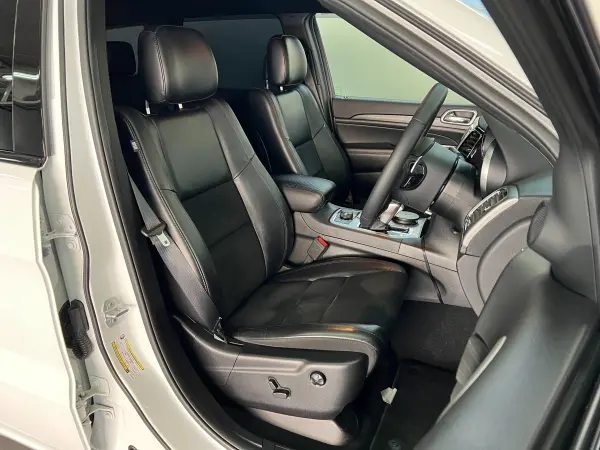 2019 Jeep Grand Cherokee — photo 3