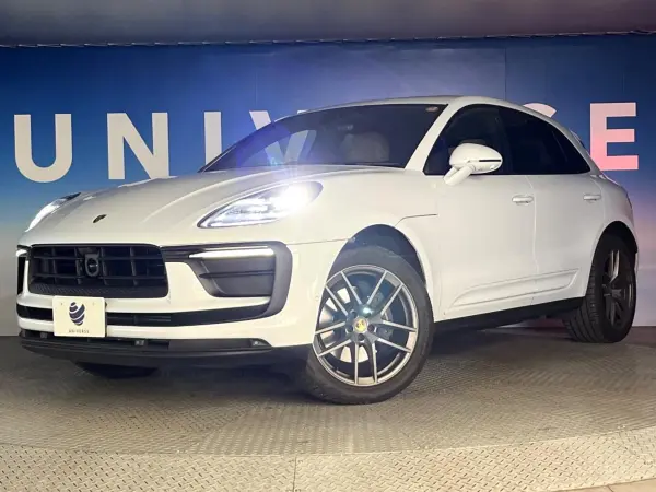 Porsche Macan PDK 4WD Late Model Panorama Roof Sport Chrono Extended Leather Package Electronic Suspension Power Steering Plus Genuine 20-inch Alloy Wheels 360-Degree Camera BOSE Sound System (Carrara White Metallic) — photo 8