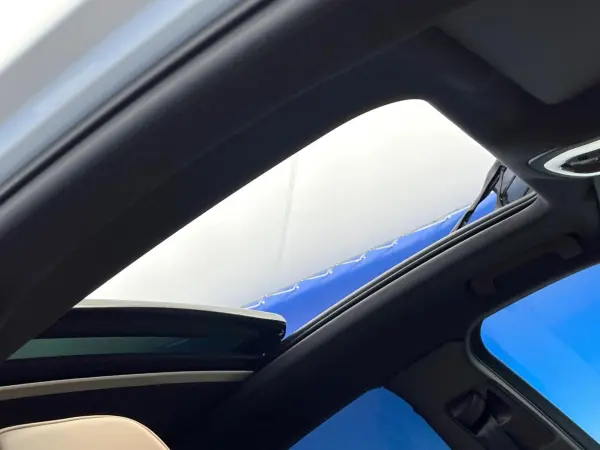 2024 Porsche Macan — photo 3