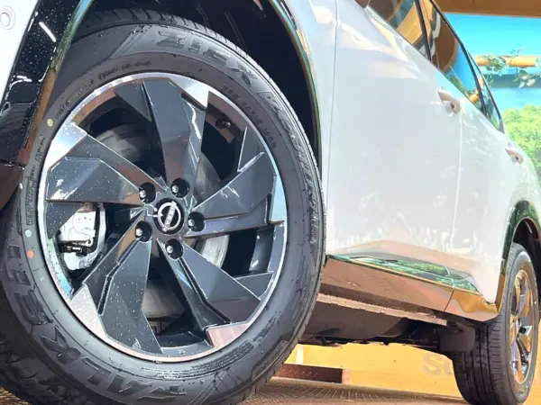 Nissan X-Trail 1.5 G e-4ORCE 4WD Registered Unused Car Sunroof BOSE Sound Genuine 12-inch Display 360 Camera ProPilot Genuine Leather Seats Seat Heater Memory Seat Steering Heater LED Headlights Genuine 18-inch AW — photo 9