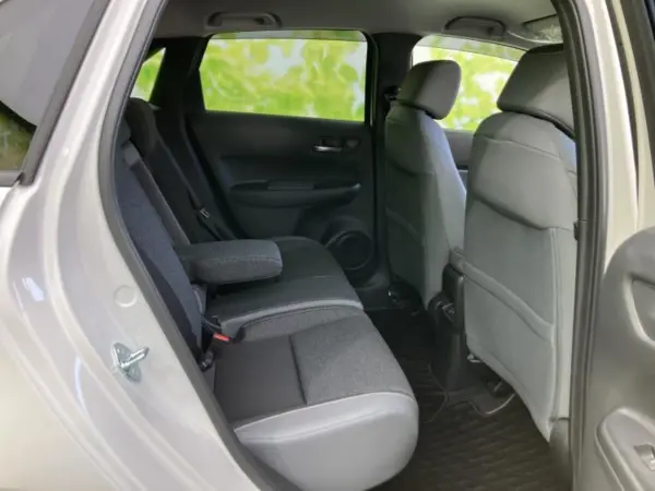 Honda Fit 1.5 e:HEV RS with Genuine 9-inch Memory Navi, Honda Sensing, Lane Departure Prevention, Front/Rear Dash Cam, LED Headlamps, Bluetooth, ETC 2.0, ABS with EBD (Platinum White Pearl) — photo 8