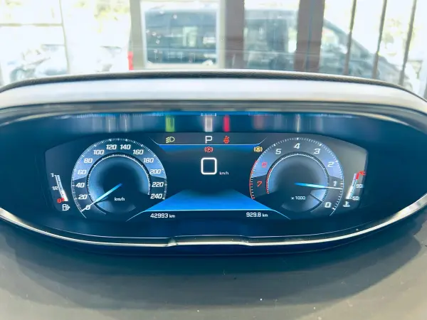 2020 Peugeot 3008 — photo 3