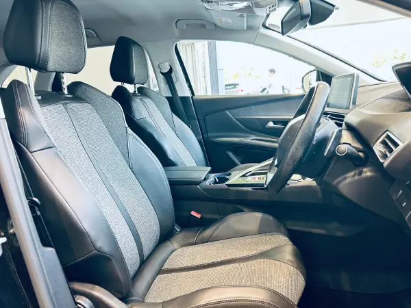 Peugeot 3008 Allure LED Package One Owner ACC Genuine Display Audio Apple CarPlay Back/Side Camera Genuine 18-inch AW LED Headlights Wireless Charging Half Leather Roof Rails Clearance Sonar BSM Smart Key Paddle Shift (Perla Nera Black) — photo 9