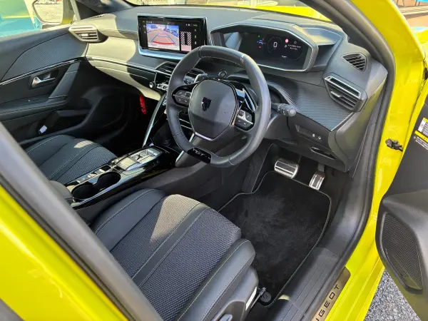 Peugeot 208 GT — photo 7