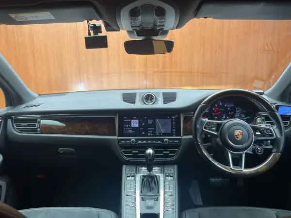 2019 Porsche Macan — photo 2