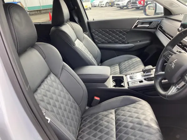 2024 Mitsubishi Outlander — photo 7 | Tuminion Kenya