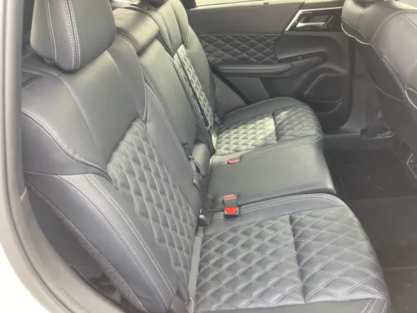 2024 Mitsubishi Outlander — photo 8 | Tuminion Kenya