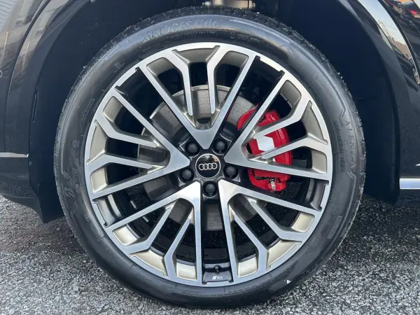 Audi SQ5 3.0 4WD OP 21-inch AW MMI experience pro Sunroof Lighting Package Black Styling Red Calipers Matrix LED OLED Rear Lights Passenger One-Owner Car (Mythos Black Metallic) — photo 7