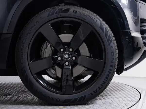 Land Rover Defender 110 X Dynamic HSE 3.0L D300 Diesel Turbo 4WD Certified Used Car Sliding Sunroof Meridian Sound System Genuine 22-inch Black Alloy Wheels Seat Cooler & Heater Configurable Ambient Lighting 3D Surround Camera (Carpathian Grey Premium Metallic) — photo 8