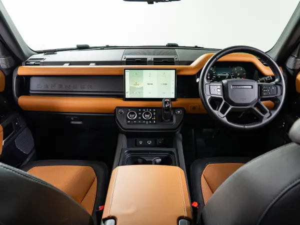 2024 Landrover Defender — photo 2