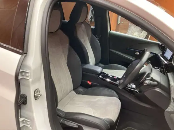 Peugeot 208 GT Line Panorama Glass Roof ACC Half Leather Seats Genuine Navi Back Camera Bluetooth Intelligent High Beam LED Headlights Ambient Light Collision Mitigation B BSM LKA ETC One Owner Dashcam (Pearl White II) — photo 7