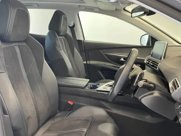 Peugeot 3008 Allure BlueHDi Diesel Turbo — photo 8
