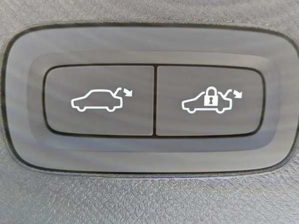 Volvo XC90 Ultra B5 AWD 4WD Registered Unused Vehicle 2025 Model August Registered (Vapor Gray Metallic) — photo 9