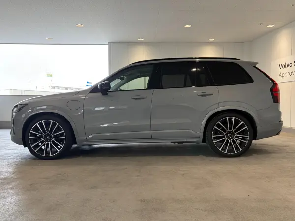 Volvo XC90 Ultimate T8 AWD Plug-in Hybrid 4WD Certified Used Car - Company Demo - Non-Smoking - Black Leather Seats - B&W Premium Audio - Panoramic Sunroof - Air Suspension - Google Infotainment System - Seat Heaters - Steering Wheel Heater - Ventilation (Vapor Gray Metallic) — photo 7