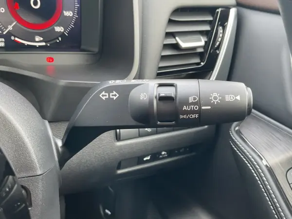 Nissan X-Trail 1.5 G e-4ORCE 4WD Memory Navigation One Owner (Pearl White) — photo 9