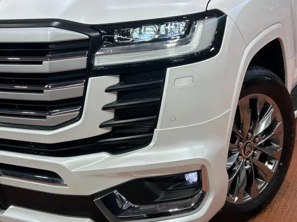 Toyota Land Cruiser 300 3.5 ZX 4WD — photo 8